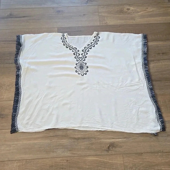 White and Navy Embroidered Women's Top tunic ONE size - Picture 7 of 7